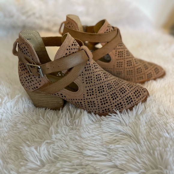 Chinese Laundry women’s booties size 6 - Picture 4 of 4